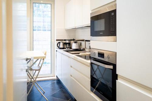 Sanpietrino Apartment — 4-Star Luxury Hotel in Rome, Italy