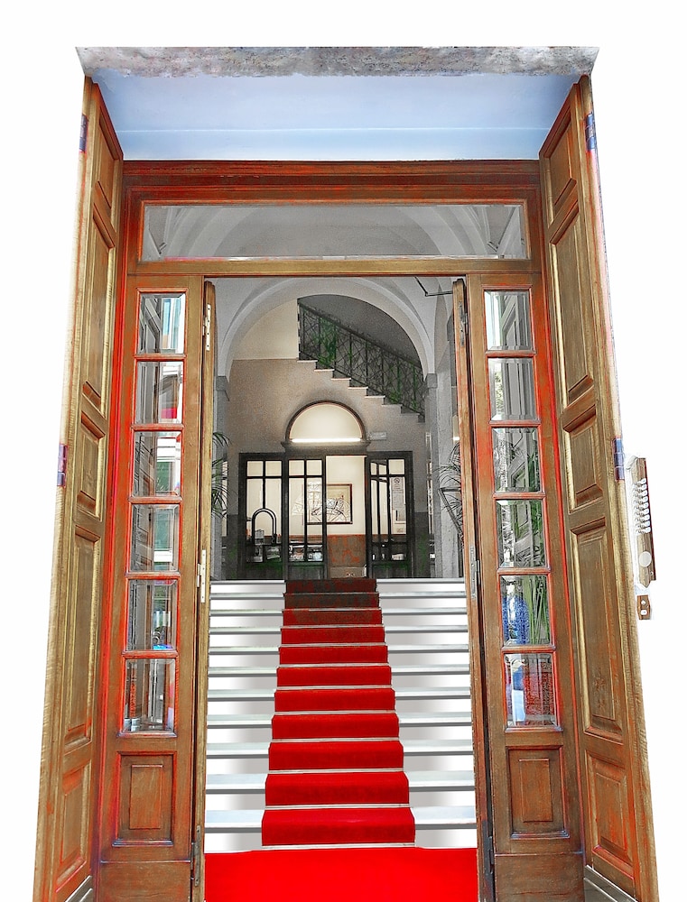 Nik King Rooms