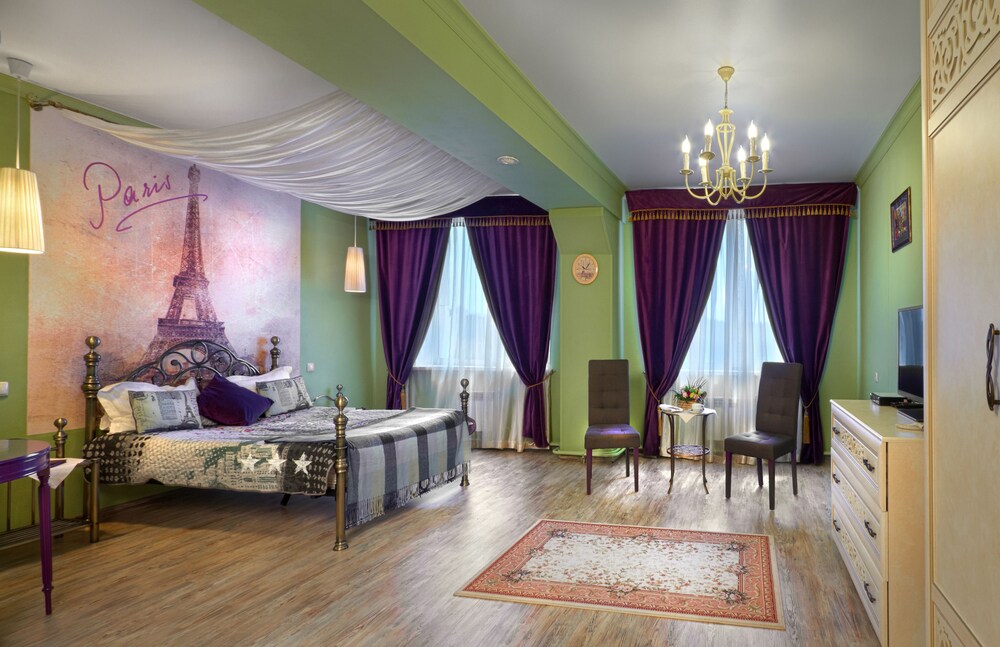 De Paris in Yekaterinburg, Russia