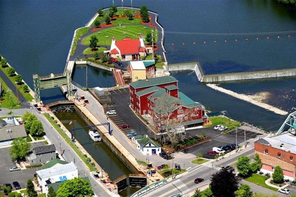 The Red Mill Inn - photo 30