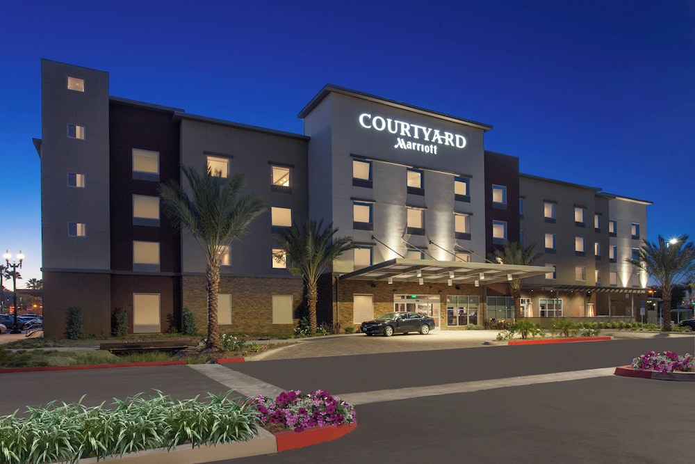 Courtyard by Marriott San Diego El Cajon - carbon neutral hotel in El Cajon