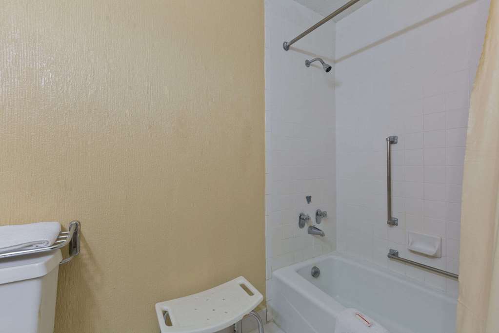 Knights Inn Brenham - photo 7