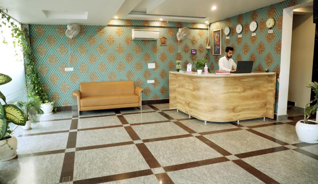 Niketan Medanta Service Apartment