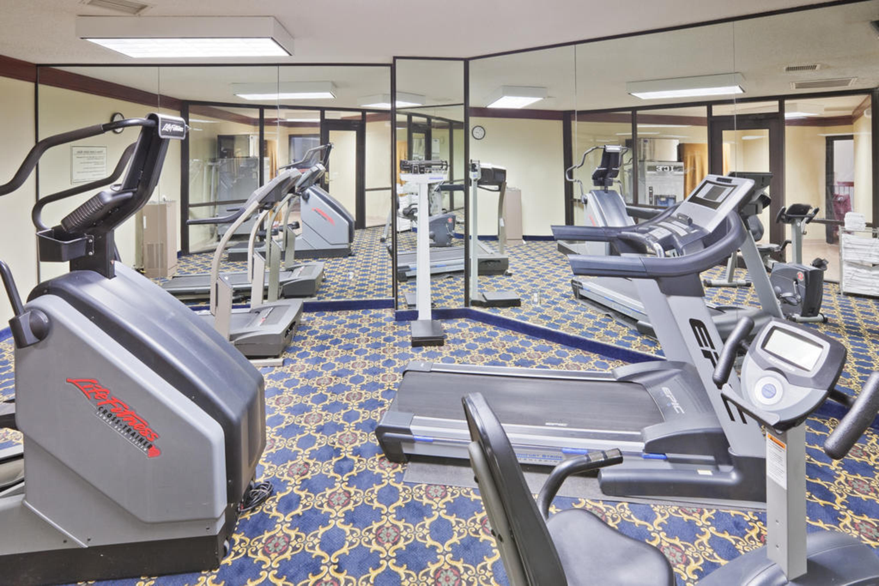 Days Inn & Suites by Wyndham Tahlequah - photo 16