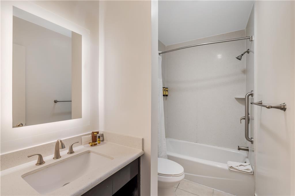 Best Western Plus LA Mid Town Hotel - photo 33