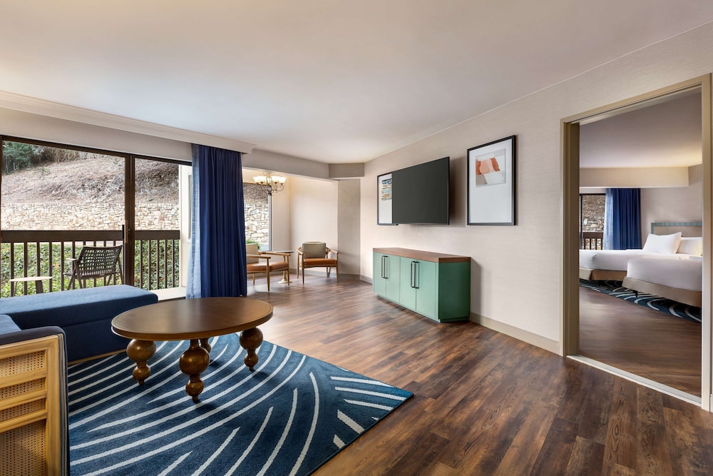 Hilton Garden Inn Monterey - photo 39