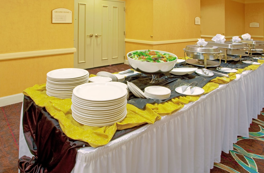 Holiday Inn Chantilly Dulles Expo Center by IHG - photo 41