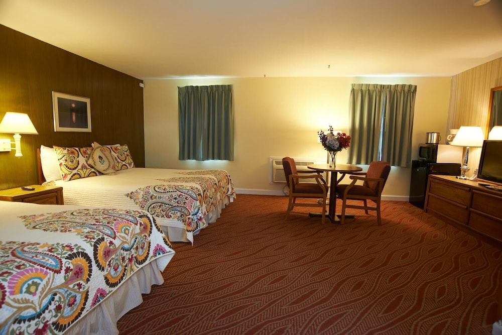 Clinton Motel - photo 17