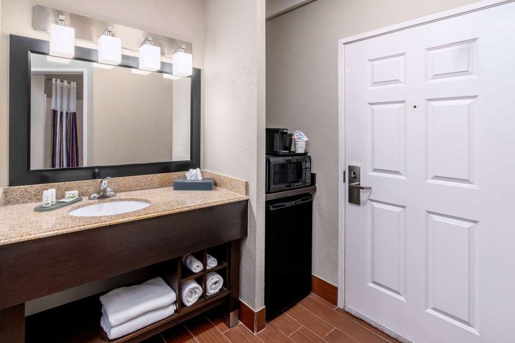 La Quinta Inn & Suites by Wyndham Roswell - photo 25