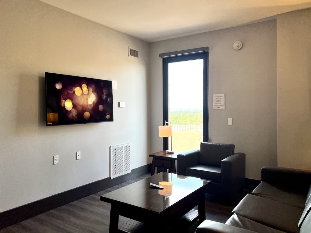 The Oread Lawrence Tapestry Collection by Hilton - photo 64