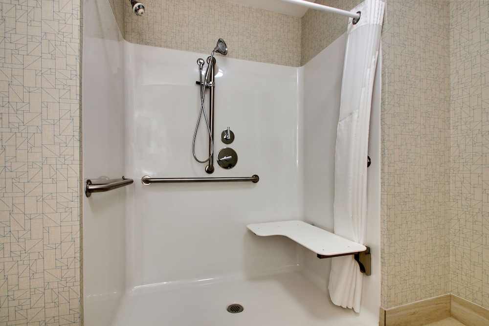Holiday Inn Express & Suites Mt Sterling North by IHG - photo 111