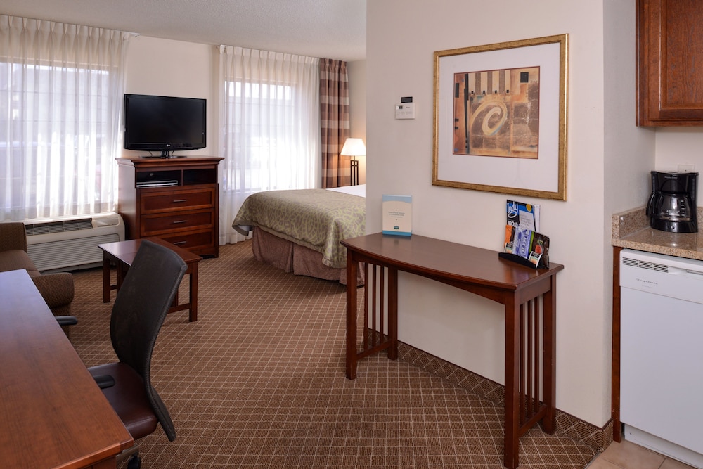 Staybridge Suites Indianapolis Airport by IHG - photo 12
