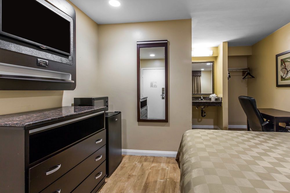 Rodeway Inn and Suites Chula Vista - photo 15