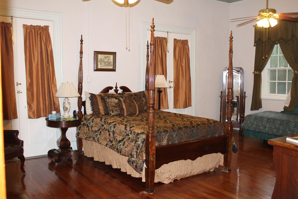 Old Castillo Bed and Breakfast - photo 7