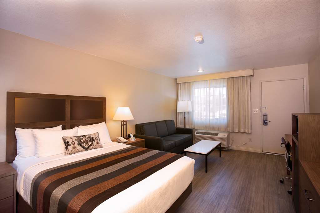 Best Western Sandman Hotel - photo 13