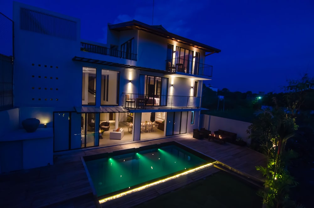 The Mangrove Hotel - carbon neutral hotel in Sri Jayewardenepura Kotte
