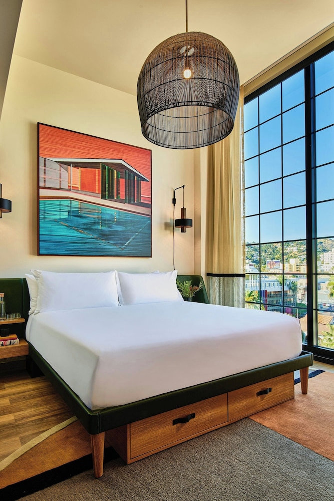 Hollywood Volume A Tribute Portfolio Hotel - photo 16