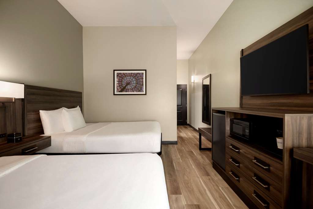 La Quinta Inn & Suites by Wyndham Gonzales LA - photo 35