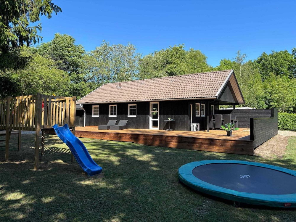 Cozy And Child Friendly Holiday Home In Arrild — 4-Star Luxury Hotel in Toftlund, Denmark