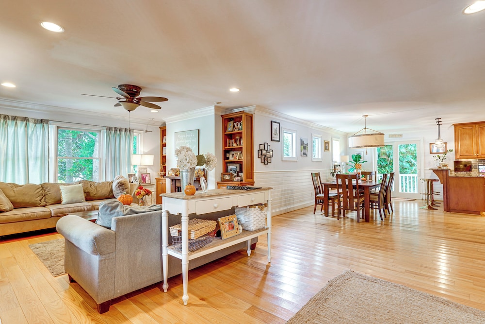 Walk to Beach: Gem w Pool & Spa in Isle of Palms - photo 6