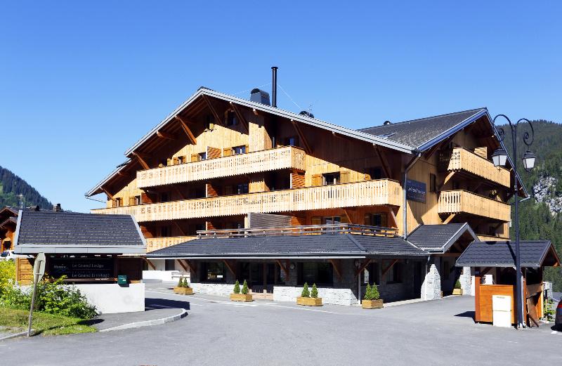 Résidence Néméa Le Grand Ermitage — 4-Star Luxury Hotel in Chatel, France