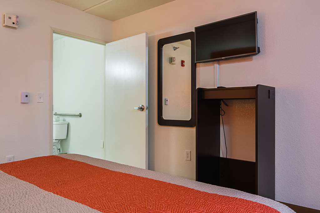 Motel 6 Tucker GA Atlanta Northeast - photo 17