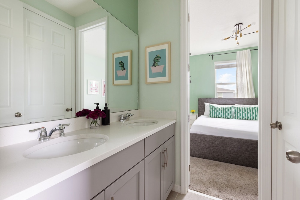 Coconut Breeze Getaway Resort Facilities Access 9 Bedroom Home by Overmoon - photo 29