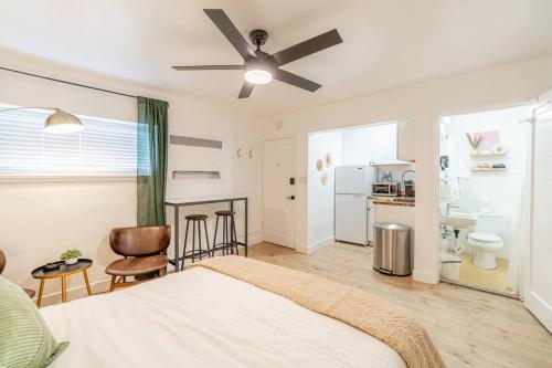 Riverside Glam: Stylish Urban Escape