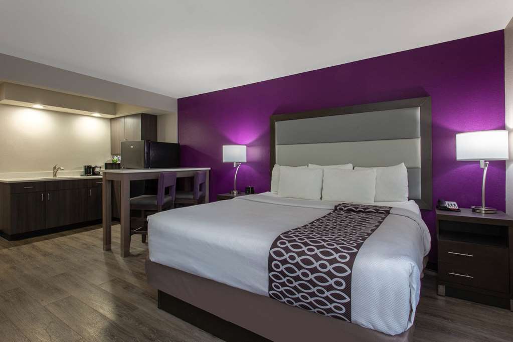 La Quinta Inn & Suites by Wyndham Effingham - photo 21