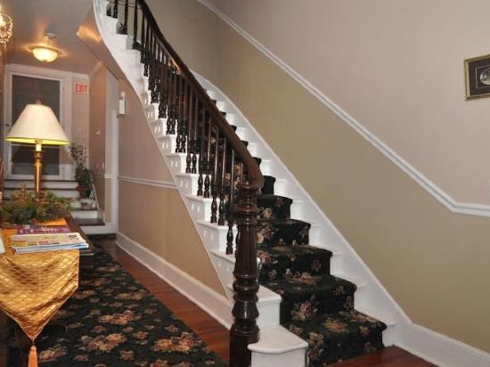 Bayberry Inn of Newport - photo 10