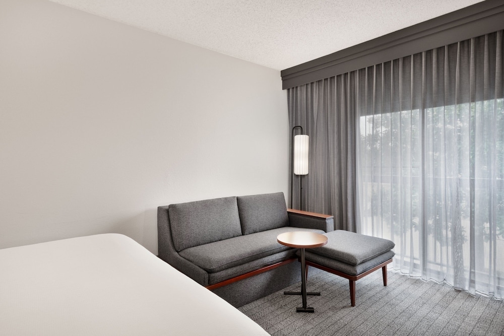 Courtyard by Marriott Memphis Airport - photo 15