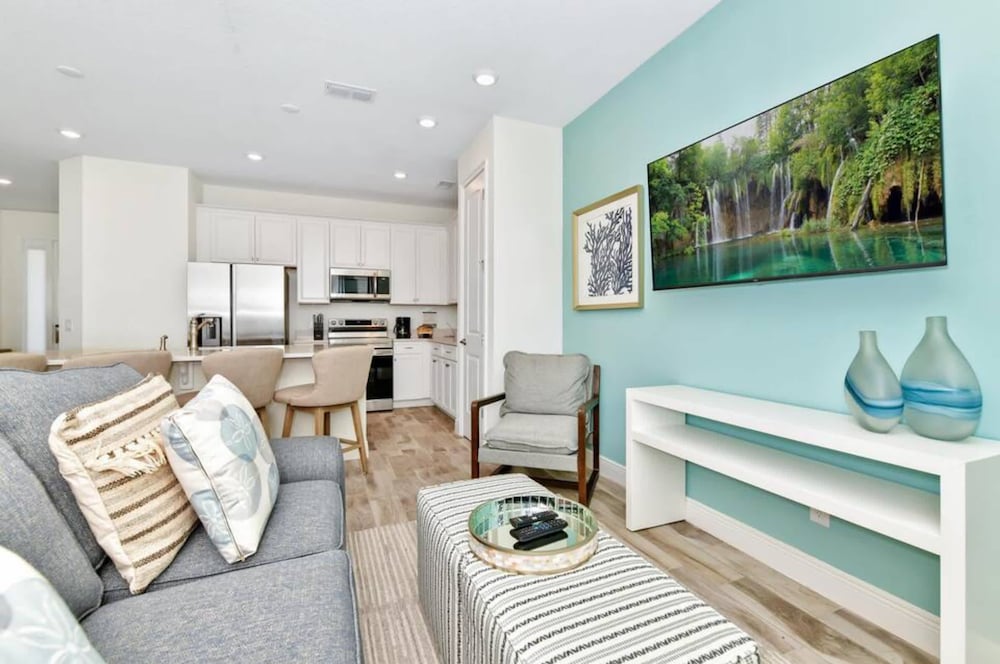 Pistachio Palace Sleeps 10 — 4-Star Luxury Hotel in Kissimmee, United States