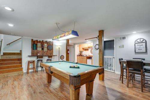 Family Friendly Riverhouse Fishing and Hot Tub — hotel in Elizabethton