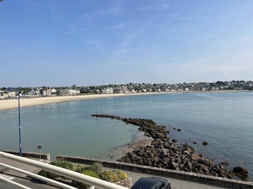 Appartement Granville 2 pièces 2 personnes FR 1 361 88 — 4-Star Luxury Hotel in Granville, France