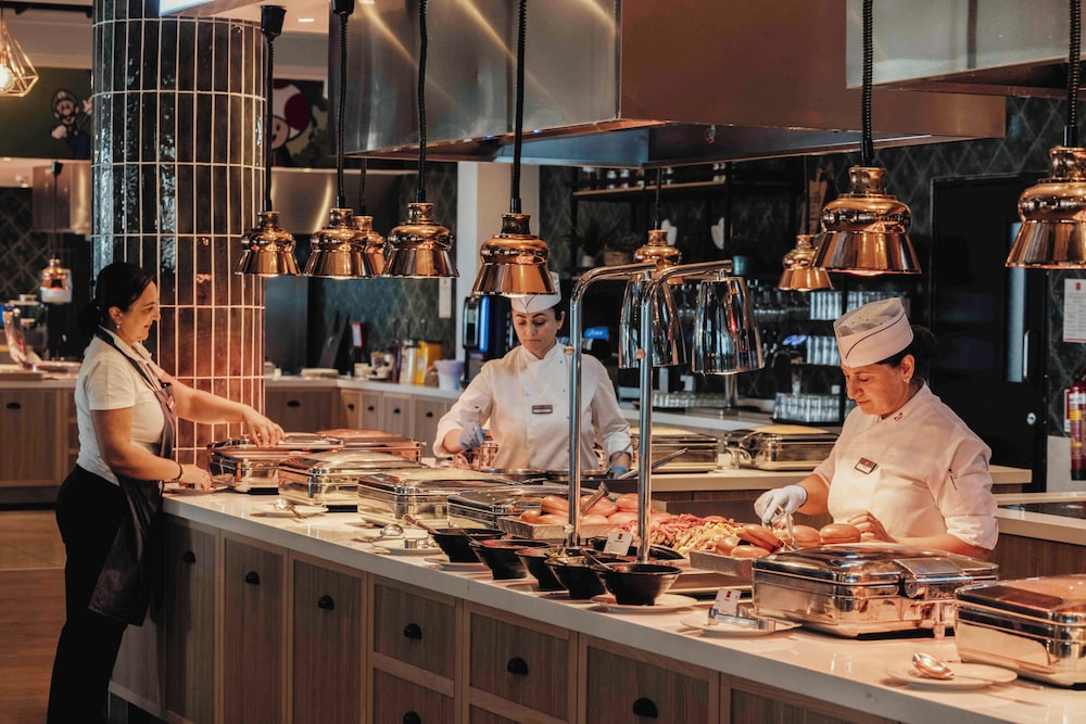 מזון ומשקאות