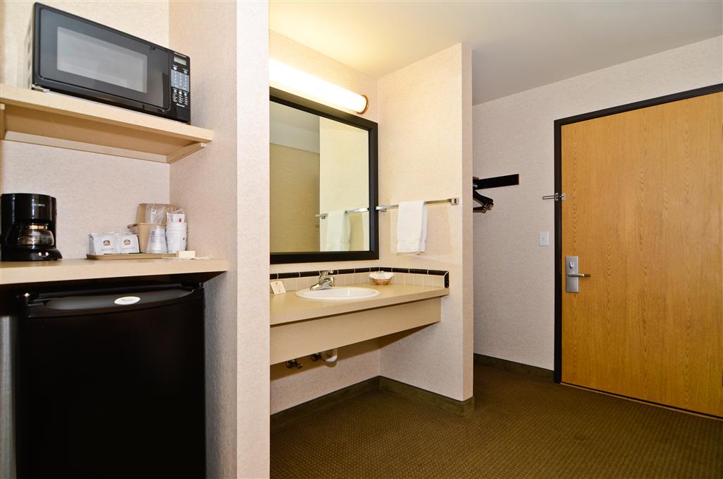 Best Western Oak Meadows Inn - photo 12