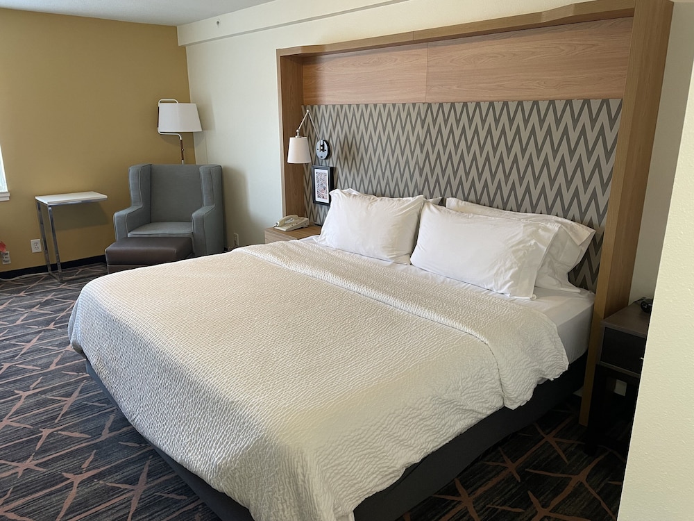 Holiday Inn Redding by IHG - photo 4