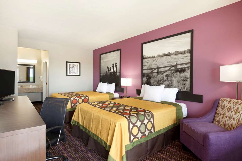 Super 8 by Wyndham Carrizo Springs - photo 10