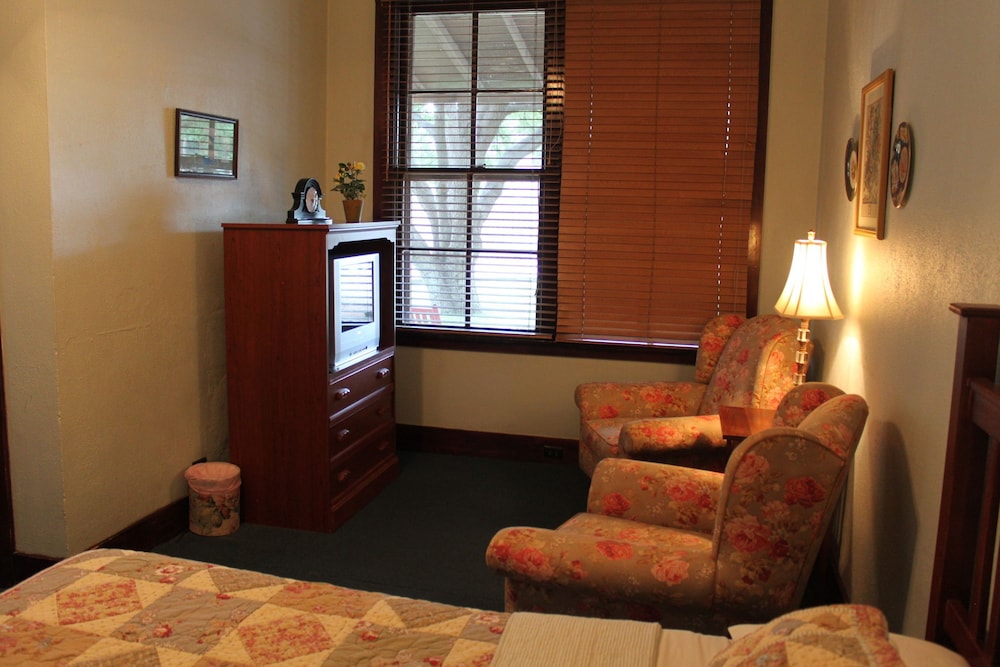 The Hotel Limpia - photo 13