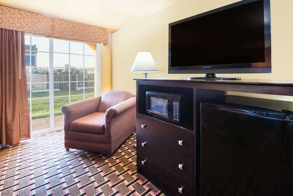 Days Inn by Wyndham Joplin - photo 14