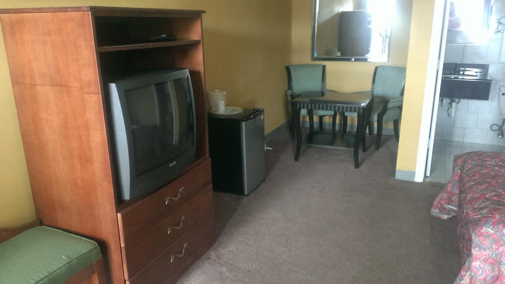 Branford Motel - photo 16