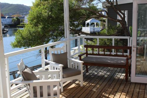 Thesen home on the canals with your own private jetty — 4-Star Luxury Hotel in Knysna, South Africa