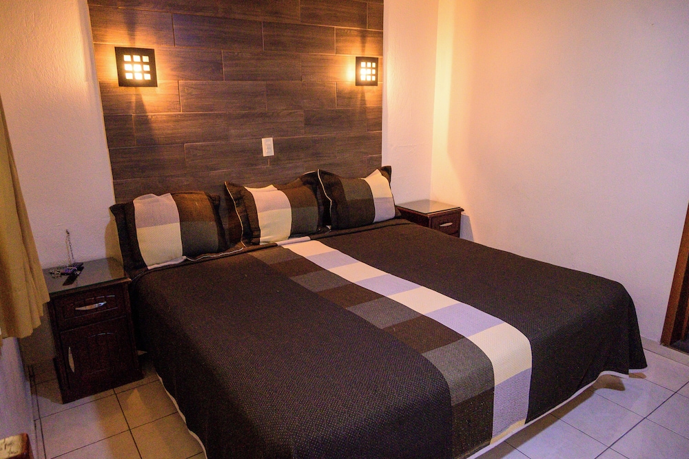 Hotel Acuario En Ocotlán — Ocotlan — photo 5