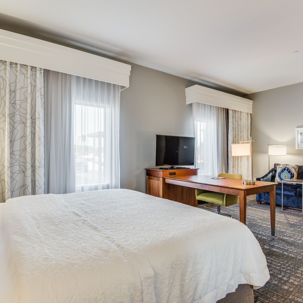 Hampton Inn & Suites Dallas Ft. Worth Airport South - photo 10