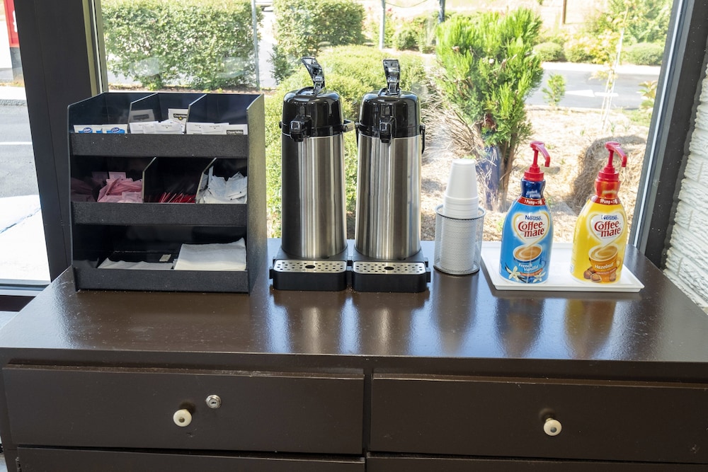 Red Roof Inn West Point - photo 4