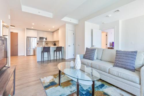 Luxury Apt with Kitchen and Pool — 4-Star Luxury Hotel in Boston, United States