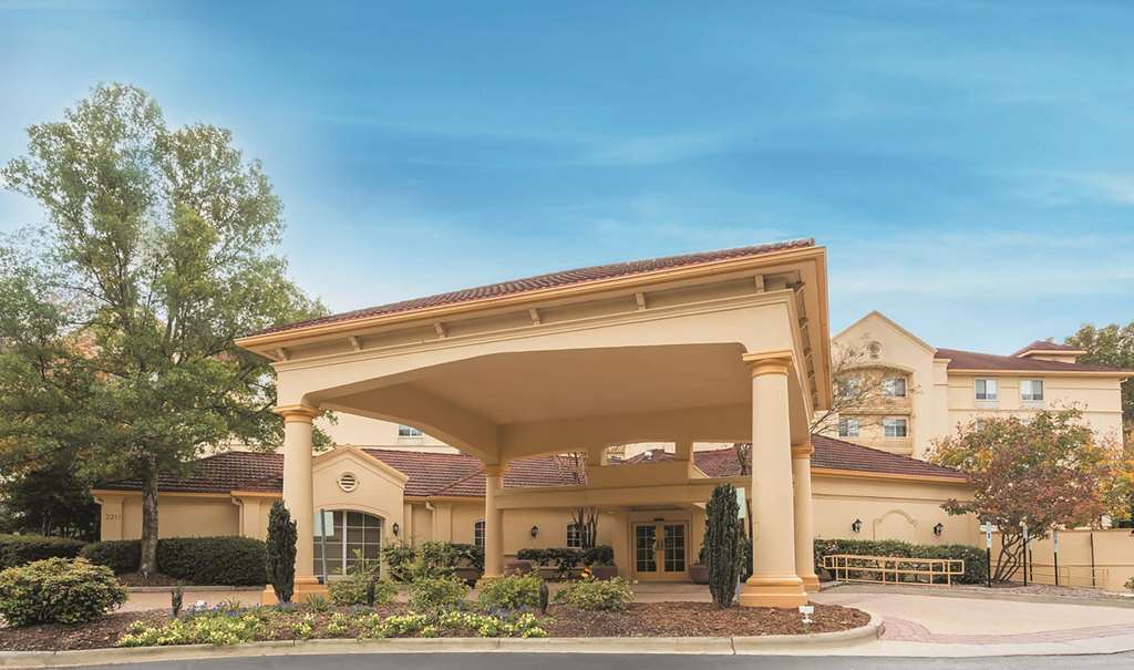 La Quinta Inn & Suites by Wyndham Raleigh Durham Southpoint - photo 3
