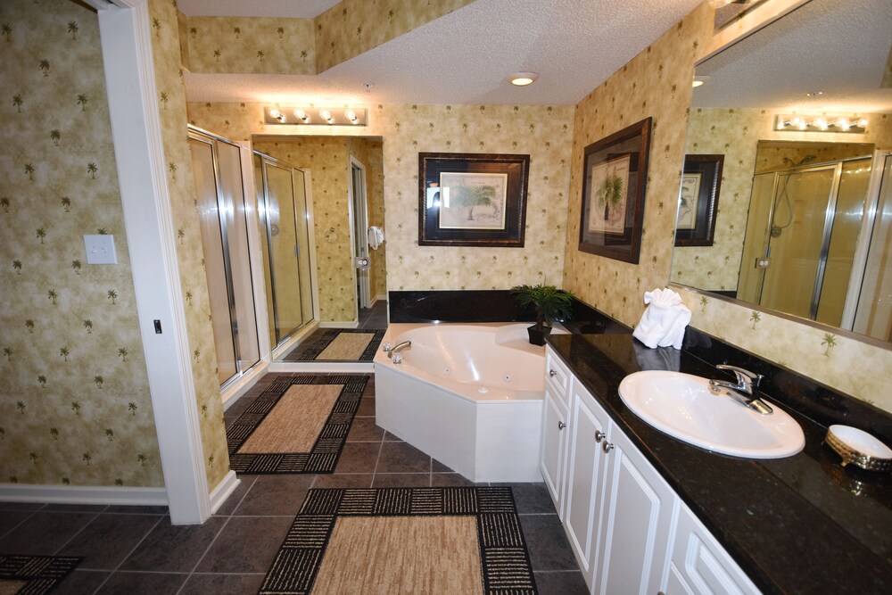 North Tower Apartment 606 - photo 20