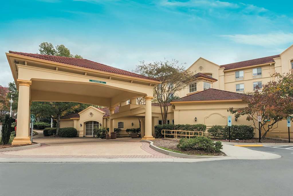 La Quinta Inn & Suites by Wyndham Raleigh Durham Southpoint - featured photo