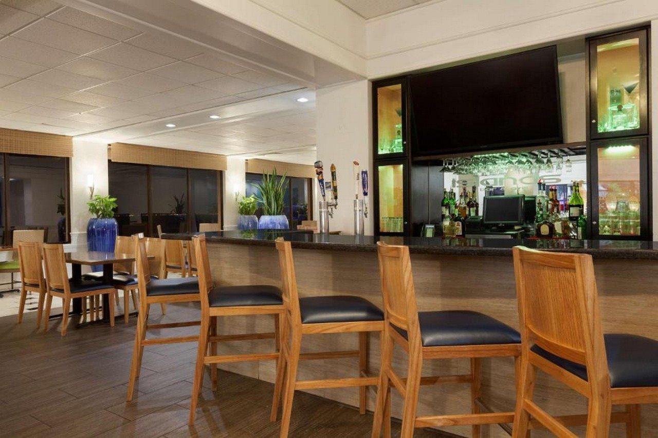 DoubleTree by Hilton Corpus Christi Beachfront - photo 8